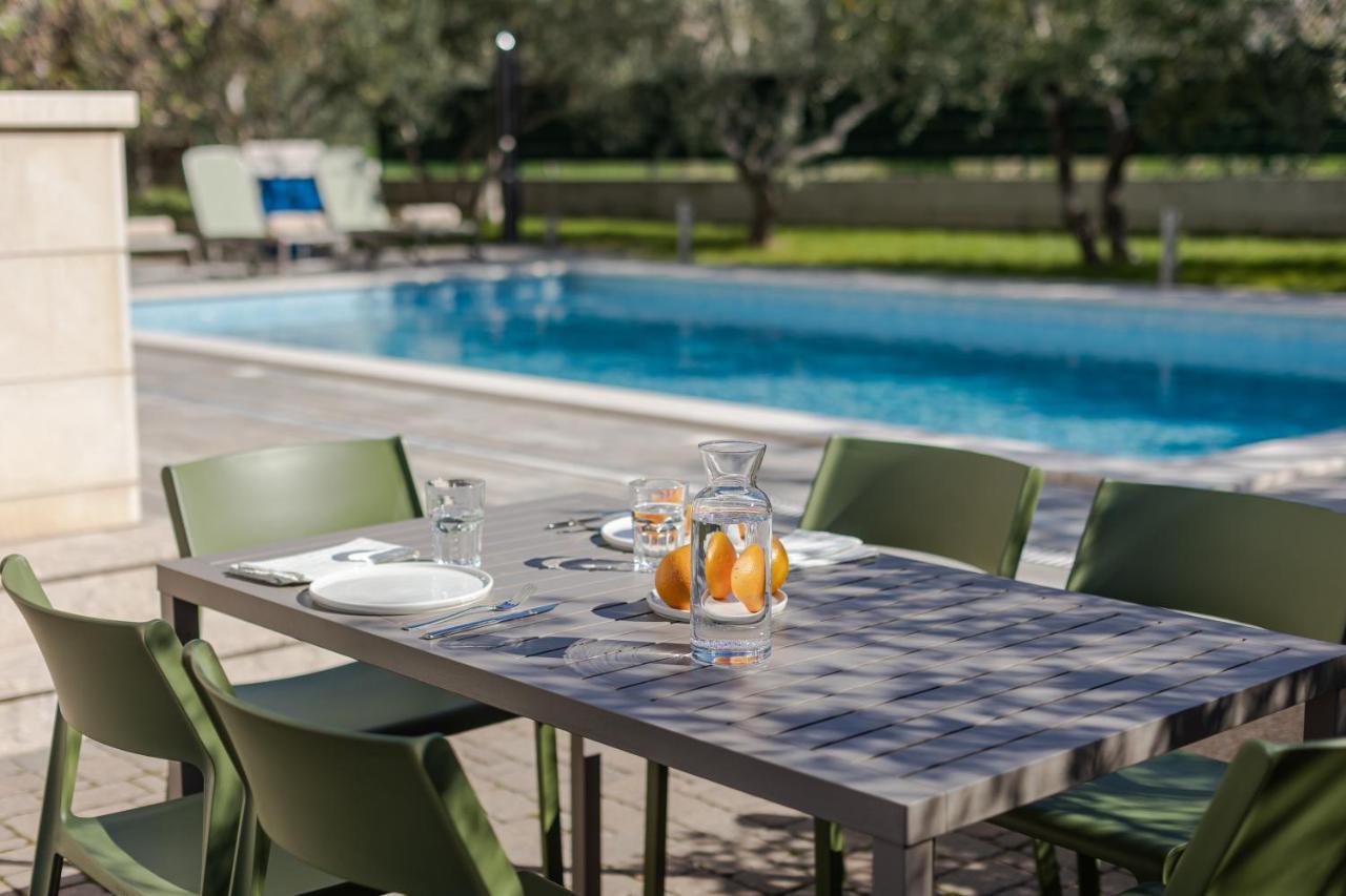 The Olive Poolhouse Apartment Split Bagian luar foto