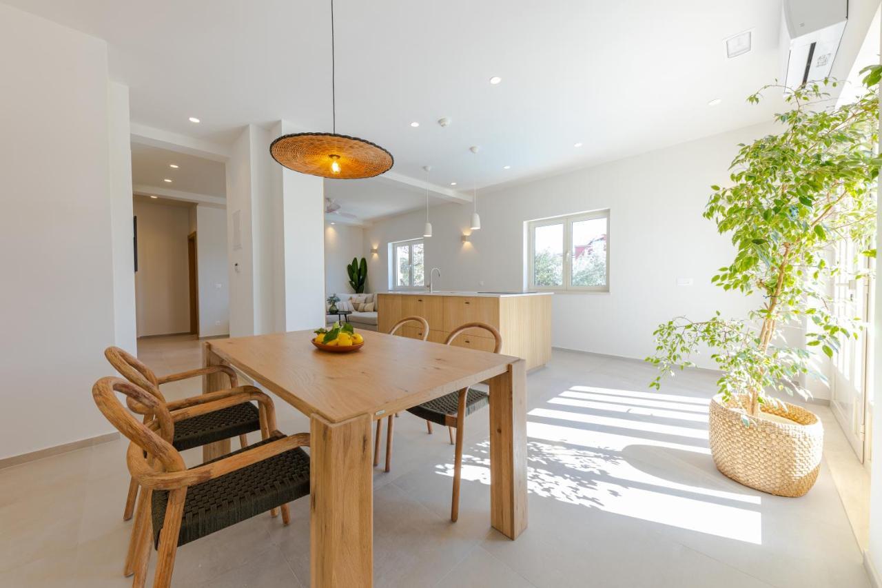 The Olive Poolhouse Apartment Split Bagian luar foto