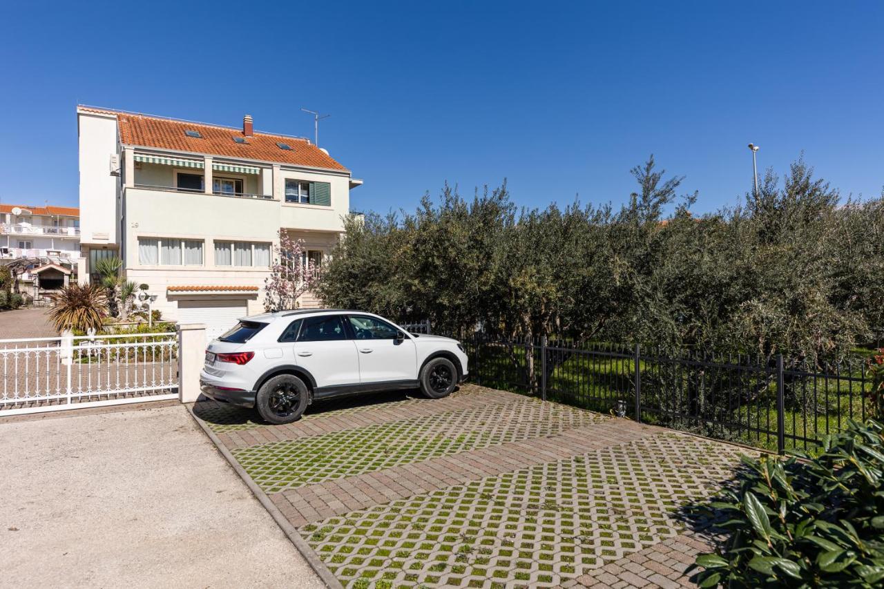 The Olive Poolhouse Apartment Split Bagian luar foto