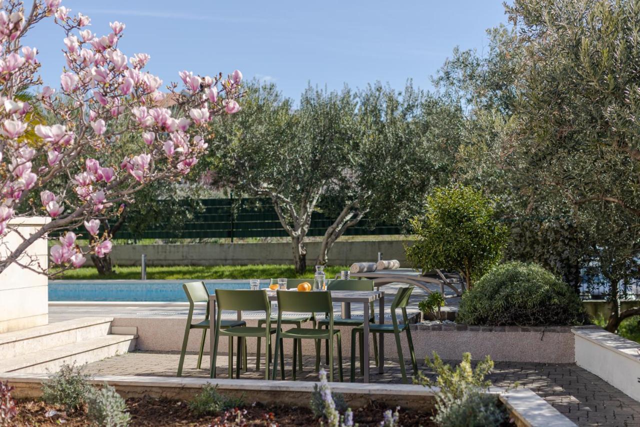 The Olive Poolhouse Apartment Split Bagian luar foto