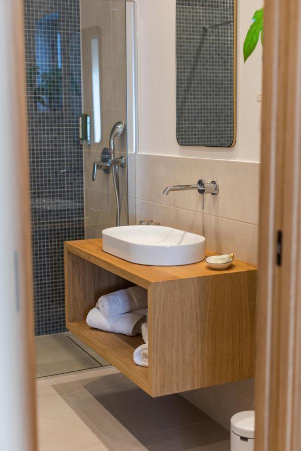The Olive Poolhouse Apartment Split Bagian luar foto